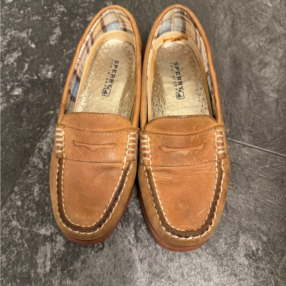 Sperry tan leather top-sider loafer with non marking soles